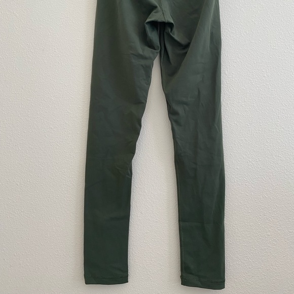 ARITZIA TnaLife atmosphere hi-rise full legging in Kombu size M new without tag - Picture 4 of 5